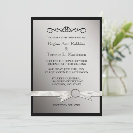 Elegante Black Silver Ribbon Wedding Einladung (Stehend Vorderseite)