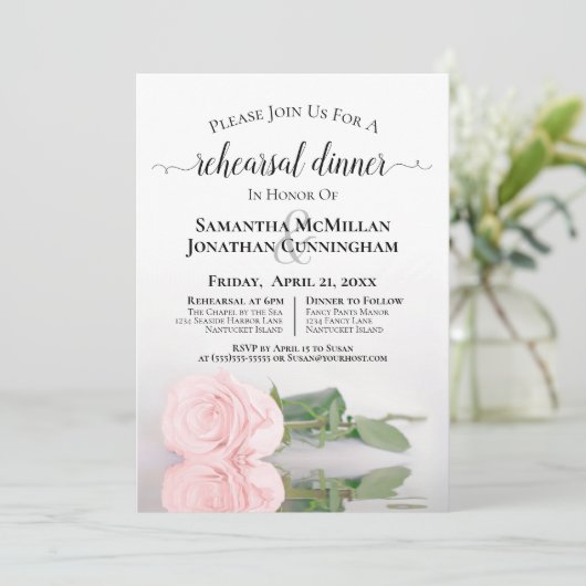 Elegante, blass Rosa Rose Hochzeit Probe Einladung (Stehend Vorderseite)