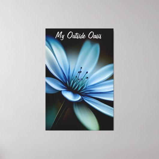 Elegante blaue Blume auf schwarzem Hintergrund Leinwanddruck (Vorderseite)