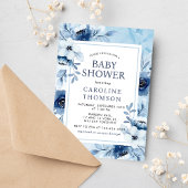 Elegante blaue Blumen mit einer Baby-Dusche Einladung