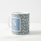 Elegante blaue Blumenblüten-Monogramm Kaffeetasse (Vorderseite Links)