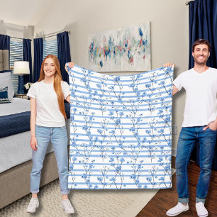 Elegante blaue Blüten gestreift Fleecedecke