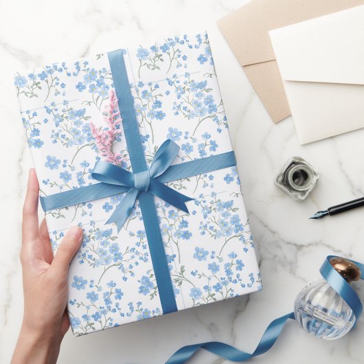 Elegante blaue Blüten gestreift Geschenkpapier