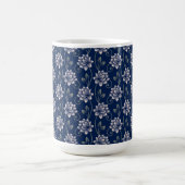 Elegante blaue Blüten Kaffeetasse (Mittel)