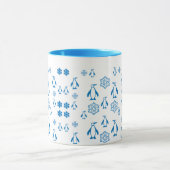 Elegante blaue Pinguine mit Schneeflocken Tasse (Zentrum)