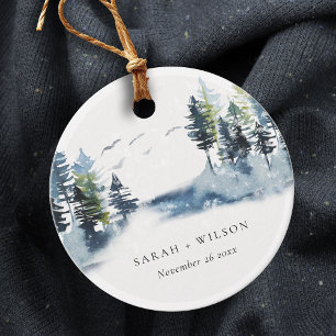 Elegante blaue Pinienwälder Hochzeiten von Vögeln Geschenkanhänger