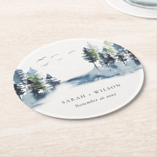 Elegante blaue Pinienwälder Hochzeiten von Vögeln Runder Pappuntersetzer (Angewinkelt)