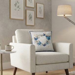 Elegante Blaue Schmetterlinge und Goldenes Herz Kissen