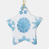 Elegante Blaue Schneeflocken Weiße Weihnachten Keramik Ornament (Links)