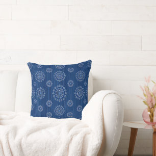 Elegante blaue Sonnenmica-Textur mit Blumenmuster Kissen