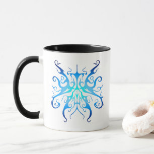 Elegante blaue Stammesmaske abstraktes Design Tasse