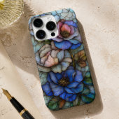 Elegante blaue und violette Glasblumen iPhone Hülle