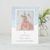 Elegante Blaue Wasserfarbe und Foto Taufe Einladung (Stehend Vorderseite)