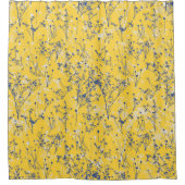 Elegante blaue Wildblumen auf Senfgelb Duschvorhang (Vorderseite)