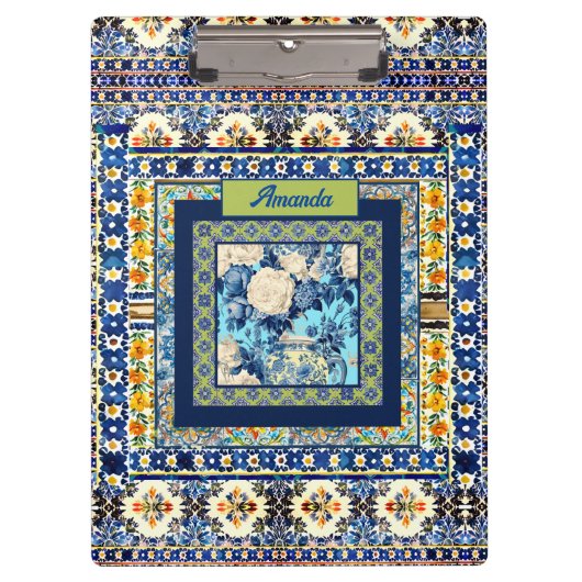 Elegante bläuliche Kachelblume Chinoiserie Monogra Klemmbrett (Vorderseite)