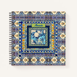 Elegante bläuliche Kachelblume Chinoiserie Monogra Notizblock