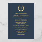 Elegante Blue and Gold Wreath Monogram Wedding Folieneinladung (Vorderseite)