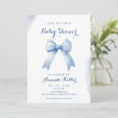 Elegante Blue Bow Baby Shower Einladung (Stehend Vorderseite)