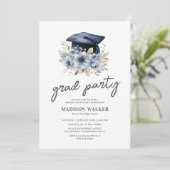 Elegante Blue Floral Foto Graduation Party Einladung (Stehend Vorderseite)