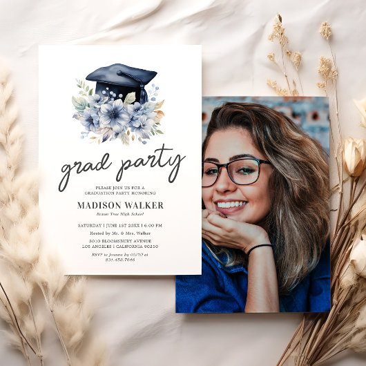 Elegante Blue Floral Foto Graduation Party Einladung