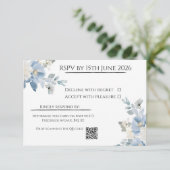 Elegante Blue Floral Wedding RSVP Card mit QR Code (Stehend Vorderseite)