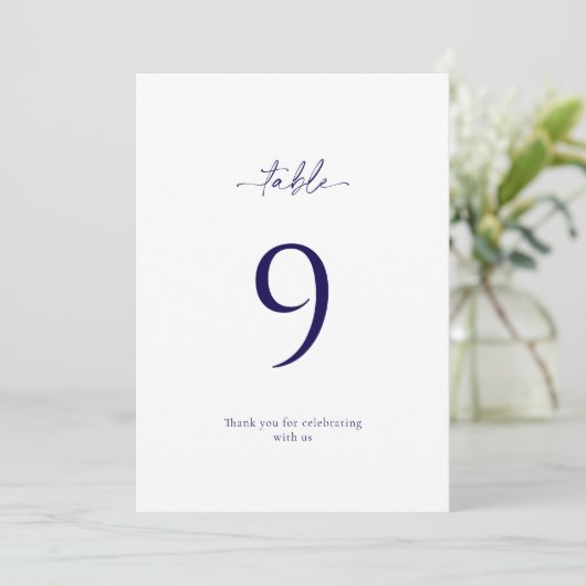 Elegante Blue Floral Wedding Tischnummer Card (Stehend Vorderseite)