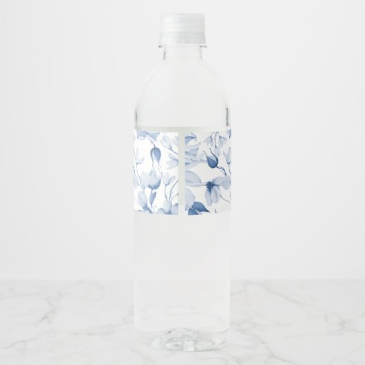 Elegante Blue Floral Wedding Water Flasche Labels Wasserflaschenetikett (Rückseite)