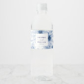 Elegante Blue Floral Wedding Water Flasche Labels Wasserflaschenetikett (Vorderseite)