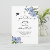 Elegante Blue Flowers Graduation Party Einladung (Stehend Vorderseite)