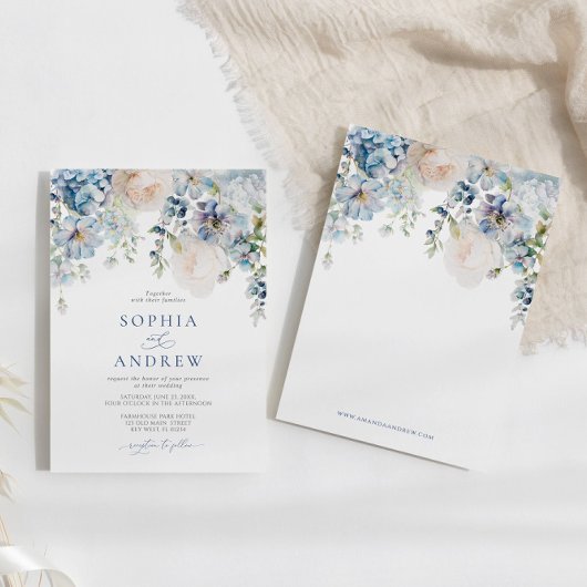 Elegante Blue Hydrangea & Blush Rose Hochzeit Einladung