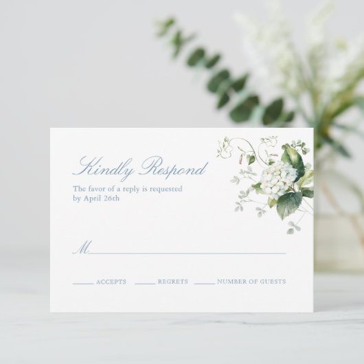 Elegante Blue Hydrangea Monogram Response Card RSVP Karte (Stehend Vorderseite)