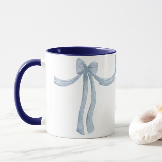 Elegante Blue Ribbon Satin Look Hübsch Girly Tasse (Mit Donut)