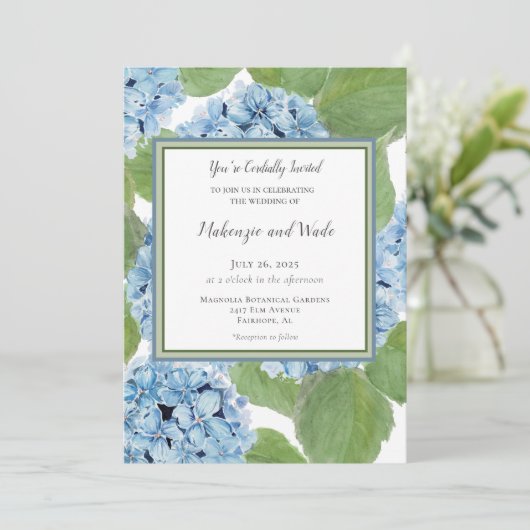 Elegante Blue Watercolor Hydrangea Blumenhochzeit Einladung (Stehend Vorderseite)