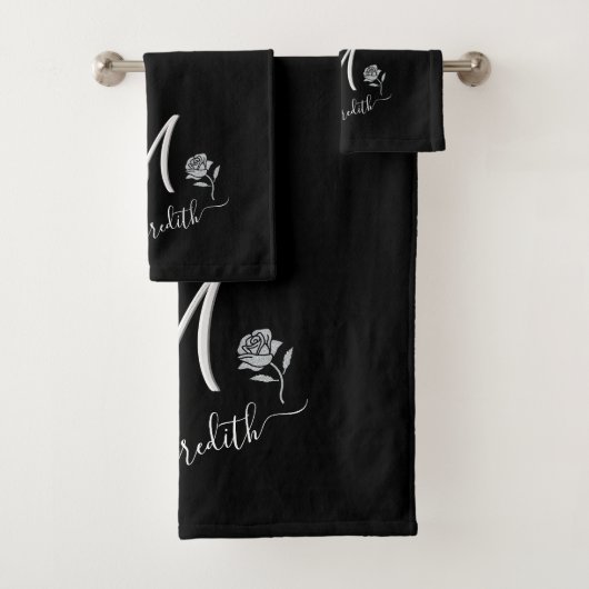 Elegante Blume für Schwarz-weiße Monogrammnamen Badhandtuch Set (Insitu)