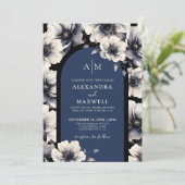 Elegante Blume Hochzeit von Navy Blue Floral Einladung (Stehend Vorderseite)