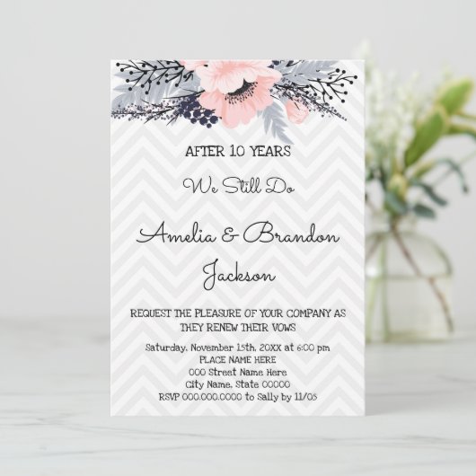 Elegante Blume Hochzeitstag Einladung (Stehend Vorderseite)