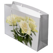 Elegante Blume mit weißer Rose auf Grau Große Geschenktüte (Rückseite Schrägansicht)