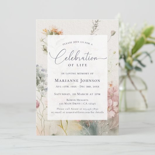 Elegante Blumenfeier zum Gedenken an das Leben Einladung (Stehend Vorderseite)