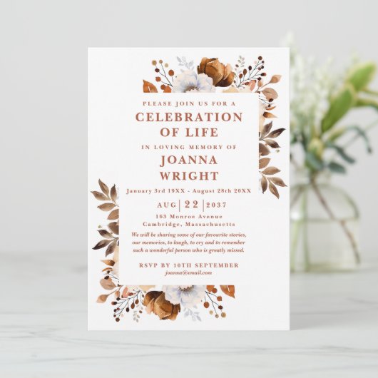 Elegante Blumenfeier zur Beerdigung des Lebens Einladung (Stehend Vorderseite)