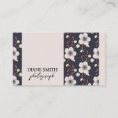 Elegante Blumenfotografie Personalisierte Typograf Visitenkarte (Vorderseite)