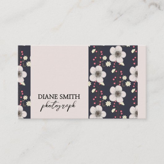 Elegante Blumenfotografie Personalisierte Typograf Visitenkarte (Vorderseite)