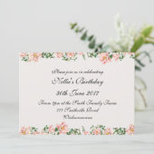 Elegante Blumenrolle und hellrosa Einladung (Stehend Vorderseite)