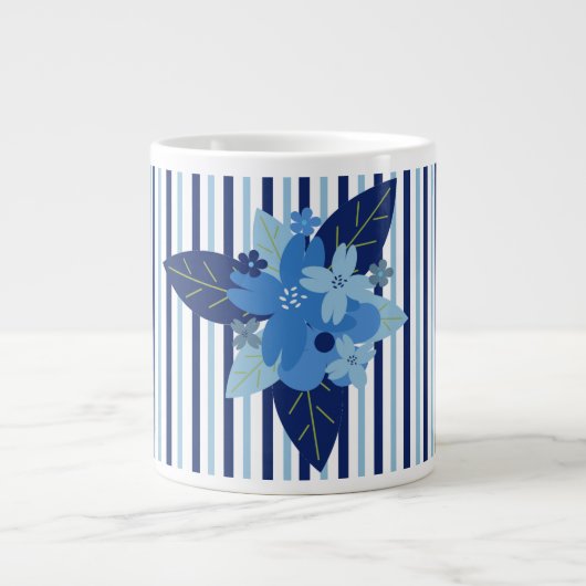 Elegante Blumenstreifen monochromatisch blau Jumbo-Tasse (Vorderseite)