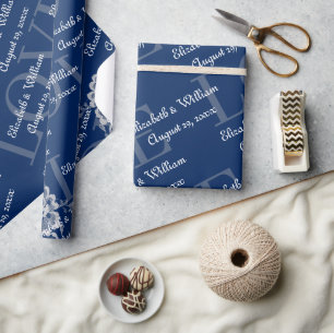 Elegante Blumenzange auf Blue Wedding Geschenkpapier