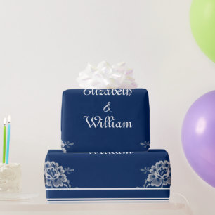 Elegante Blumenzange auf Blue Wedding Geschenkpapier