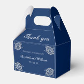 Elegante Blumenzange auf Blue Wedding Geschenkschachtel (Vorderseite)