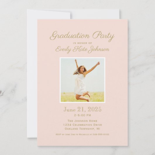 Elegante Blush Gold Foto Graduation Party 2025 Einladung (Rückseite)