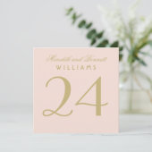 Elegante Blush Gold Wedding Monogram Tischnummer (Stehend Vorderseite)