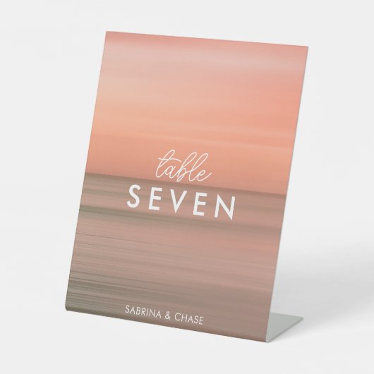 Elegante Blush Gradient Wedding Tischnummer Sockelschild (Vorderseite)