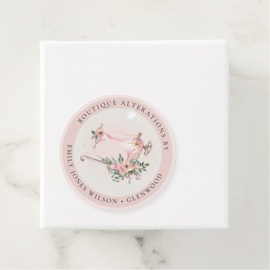 Elegante Blush Gray Nähmaschine Blumenmatte Geschenkanhänger (Beispiel)